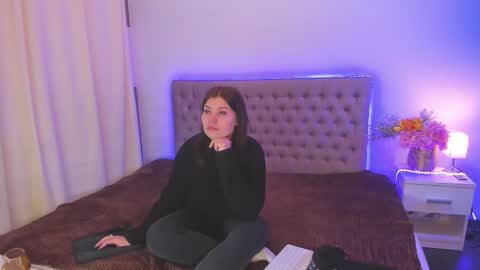 Amanda online show from May 3, 4:51 am