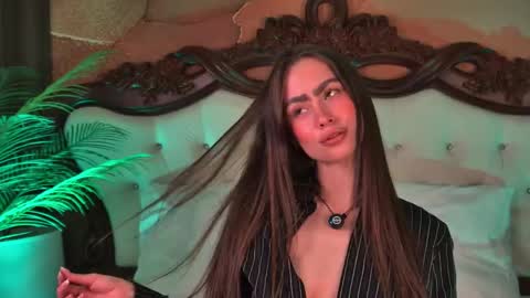 amandariver_ online show from April 12, 9:20 pm