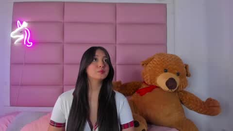 amaranttaylunay online show from May 28, 7:33 pm