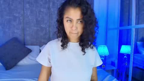 Snapshot of amarettho chatting on June 9, 11:33 am Emily online show from June 9, 11:33 am