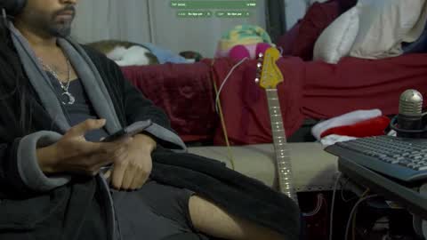 Snapshot of amateurhq chatting on January 8, 6:05 am amateurhq online show from January 8, 6:05 am