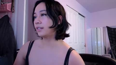 Snapshot of amateuroras chatting on June 10, 1:06 am leash online show from June 10, 1:06 am