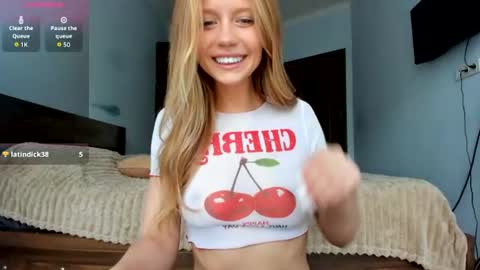 Snapshot of amazing_roxana chatting on July 16, 3:29 pm Roxy online show from July 16, 3:29 pm