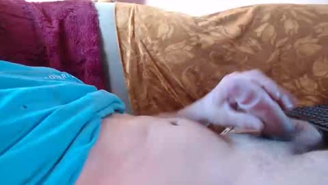 amazingcuteboy845 online show from April 16, 1:12 pm