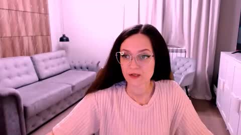 Izza online show from February 5, 1:16 pm