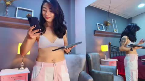 Snapshot of ambar_oishi_ chatting on March 7, 3:31 pm CALL ME ABRIL online show from March 7, 3:31 pm