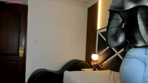 Ambar Ross online show from March 10, 12:43 pm