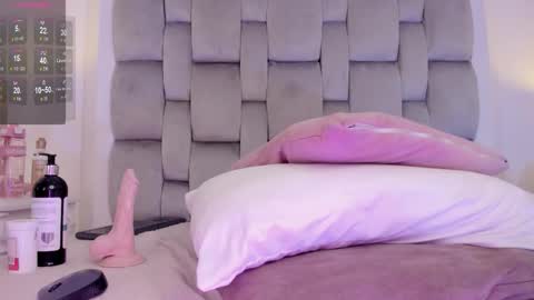 amber  ferrera online show from March 20, 11:42 pm