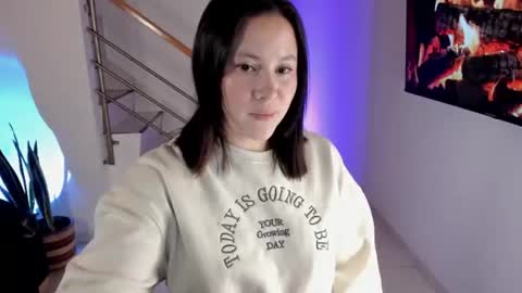 Vivi  online show from June 26, 1:32 am