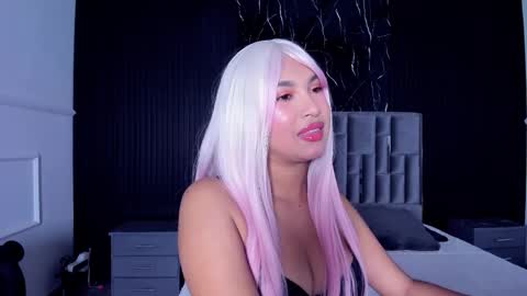 Snapshot of amberashford chatting on September 18, 3:30 am Amber Ashford online show from September 18, 3:30 am