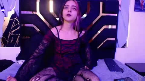 amber online show from April 23, 2:30 pm