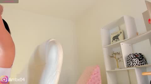 Snapshot of ambermiller04 chatting on January 19, 1:04 pm Amber online show from January 19, 1:04 pm