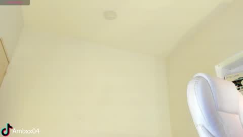 Snapshot of ambermiller04 chatting on February 9, 1:15 pm Amber online show from February 9, 1:15 pm