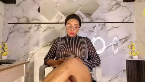 Snapshot of ambernix chatting on June 30, 1:01 pm online show from June 30, 1:01 pm