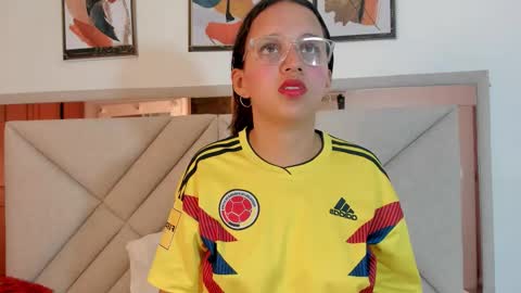 Snapshot of amberqueenx1 chatting on February 7, 12:20 pm amberqueenx1 online show from February 7, 12:20 pm