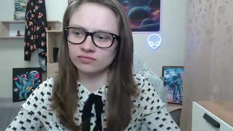 Amber online show from May 26, 3:30 pm