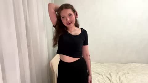 Mia online show from June 15, 5:04 pm