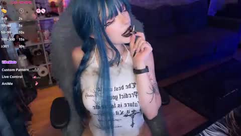 Amelia Aley  online show from July 15, 11:15 am