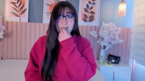 Amelia online show from August 7, 1:46 pm
