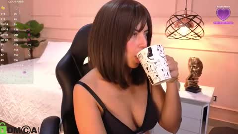 AMELIA online show from February 4, 11:49 am