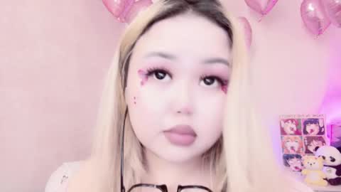 Snapshot of amelia_sunlight chatting on February 14, 12:41 am Amelia online show from February 14, 12:41 am