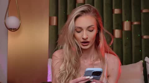 Amelia online show from January 10, 9:13 am