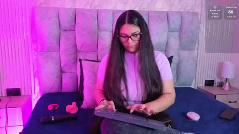 AMELIA CASTELL  online show from April 12, 3:17 pm