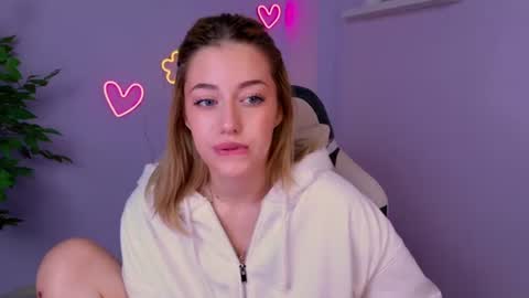 ameliarosaline online show from June 26, 3:44 am