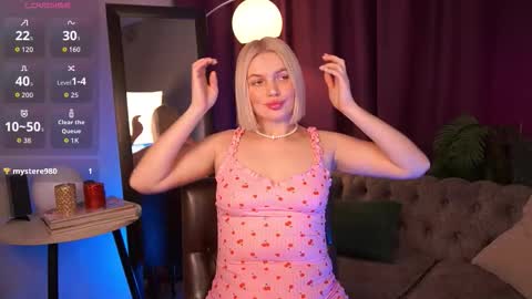  Amelia  online show from November 11, 4:23 am