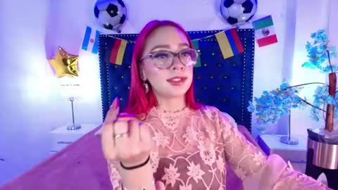 Snapshot of amelie_adamsx chatting on June 26, 3:22 am Amelie online show from June 26, 3:22 am