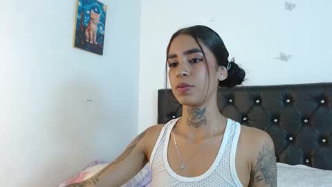 Ameliejoness  online show from March 18, 9:40 pm