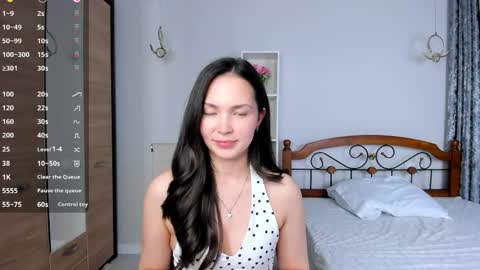 Aylin  online show from April 17, 5:27 pm