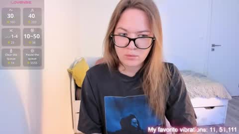 Snapshot of ami_amour_ chatting on July 21, 10:17 am Hi-hi I am Kate welcome to my sexy room online show from July 21, 10:17 am