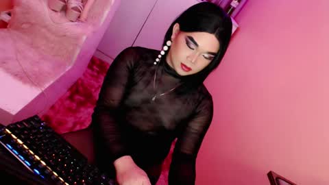 Queen Mireska online show from January 21, 2:48 pm