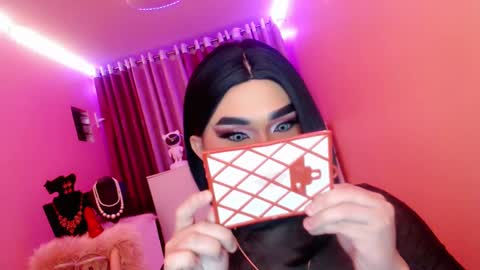 Queen Mireska online show from February 16, 1:05 pm