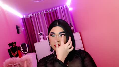 Queen Mireska online show from February 16, 4:10 pm