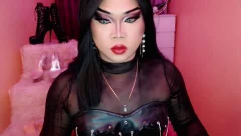 Queen Mireska online show from October 19, 2:40 pm