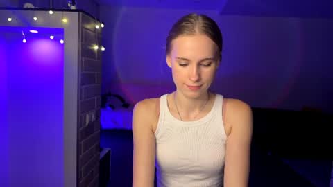 Amily online show from July 19, 6:55 pm
