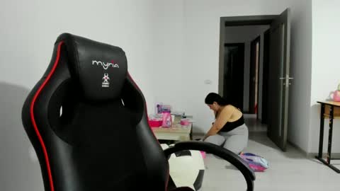 Amiraisa online show from March 12, 5:57 am