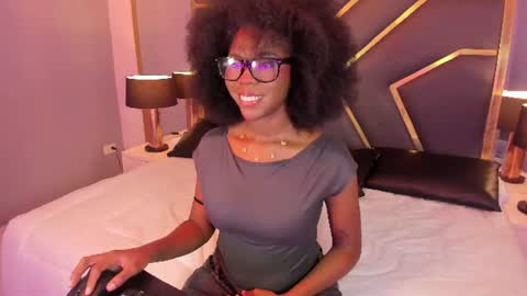 Snapshot of amirajones chatting on June 15, 8:55 pm amirajones online show from June 15, 8:55 pm
