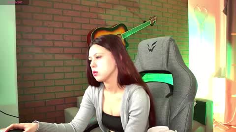 Snapshot of amirelioren chatting on March 8, 5:44 am Amire online show from March 8, 5:44 am