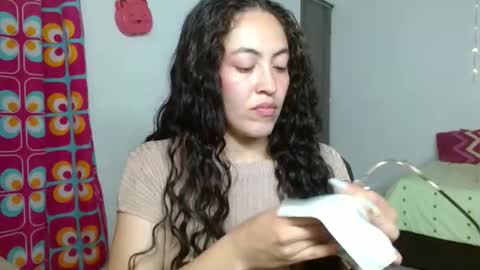 amitlu_ online show from October 21, 7:14 pm