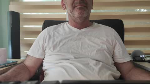 AmorLin online show from April 9, 11:48 am