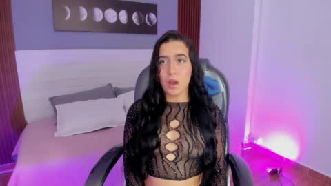 amy_leah_ online show from April 22, 6:42 pm