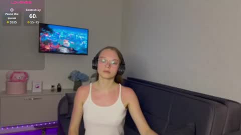 Amy online show from June 21, 6:32 pm