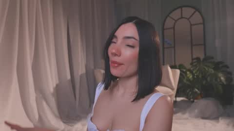 Amy Armstrong online show from February 6, 11:19 pm