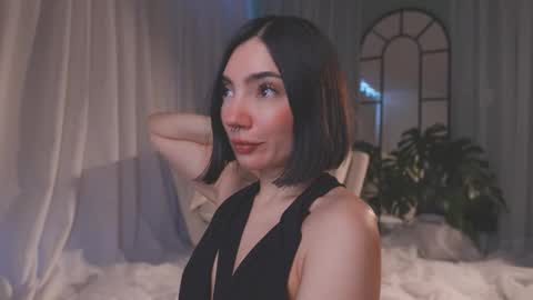 Amy Armstrong online show from March 4, 10:05 pm