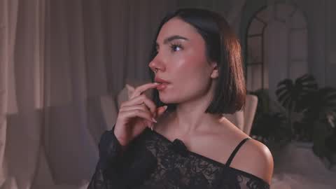 Amy Armstrong online show from April 14, 11:55 pm