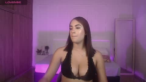 amyjohnsonn online show from April 27, 2:31 am