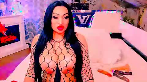 Snapshot of amyrarosera chatting on July 4, 9:54 pm Alimoonyia online show from July 4, 9:54 pm